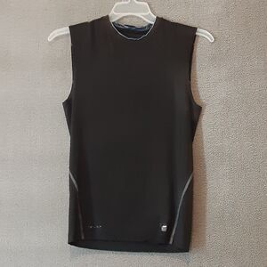 NIKE PRO COMBAT Sleeveless Top Adult Medium Black Compression 2240 Pre-loved